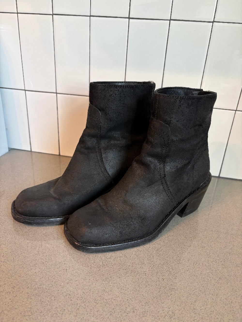 Rag & Bone black leather moto square toe ankle boots - size 37/7